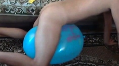 Balloon play popping humping cum